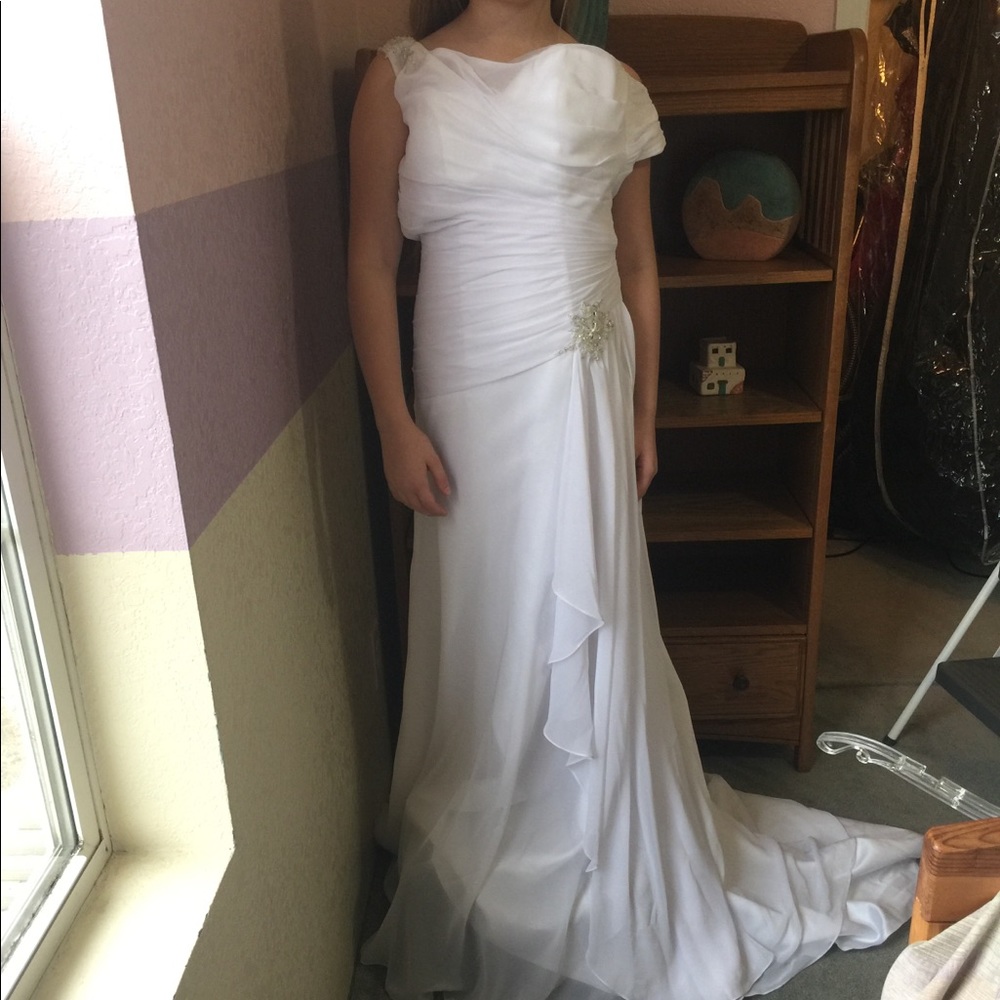 Exquisite Wedding gown